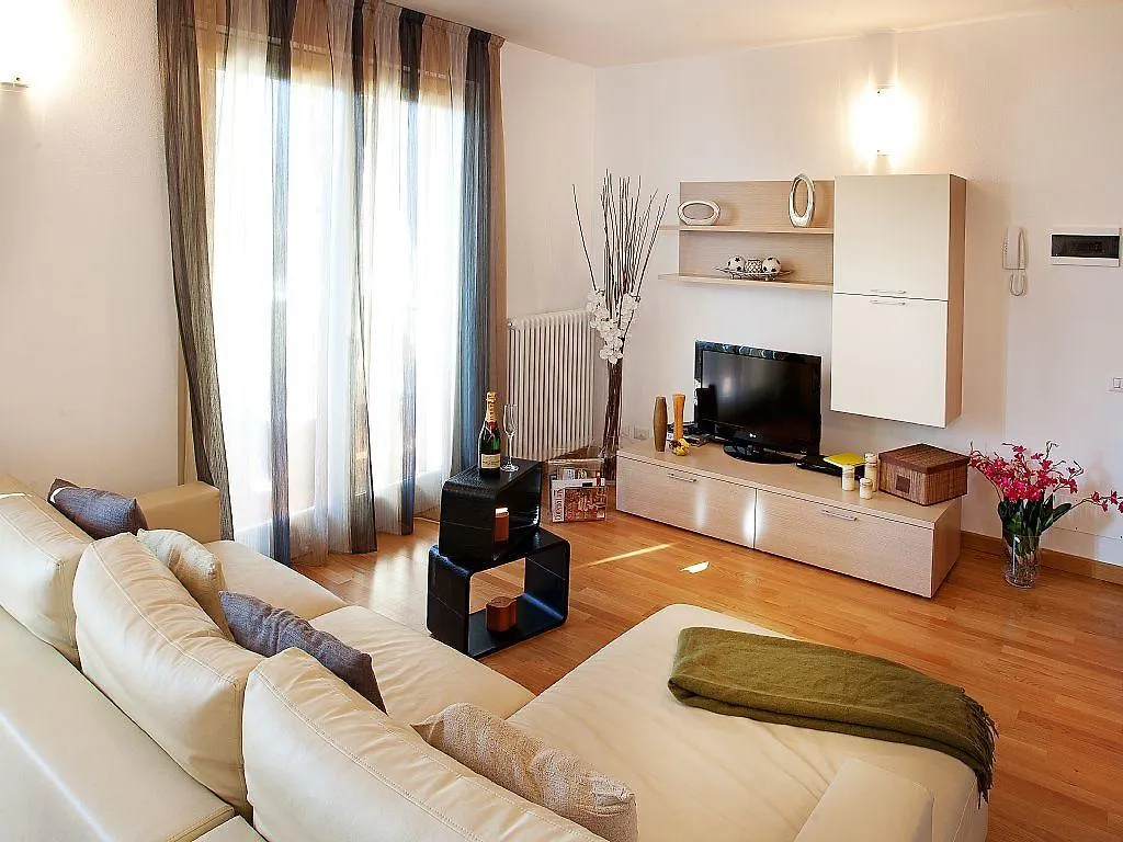 Tremezzo Residence-11 Apartments To Choose From In An Exclusive Residence By Italian Apartments Italien